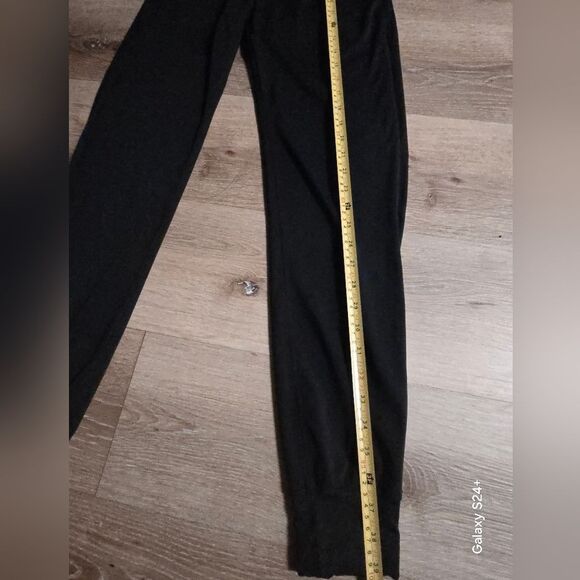 Lululemons Women's Black Jogger Pants - Picture 4 of 11